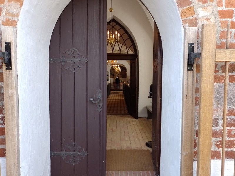 Billeder af Vester Broby Kirke
